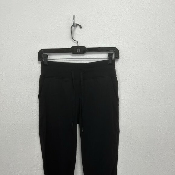 Lululemon Dance Studio Crop Joggers Lightweight Athletic Pants Black Size 2 - Picture 2 of 6